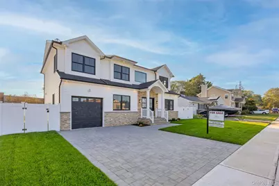 38 Eldorado Boulevard, Plainview, NY 11803 - Photo 4