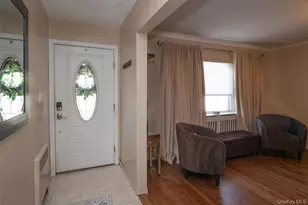 211 Gardner Ave, Jericho, NY 11753 - Photo 4