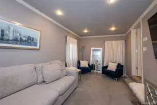 211 Gardner Ave, Jericho, NY 11753 - Photo 10