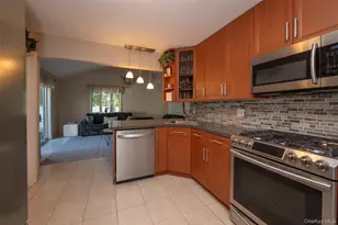 211 Gardner Ave, Jericho, NY 11753 - Photo 14