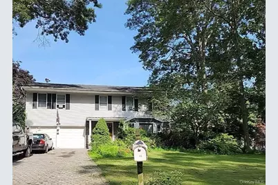 42 Maple Glen Lane, Nesconset, NY 11767 - Photo 2
