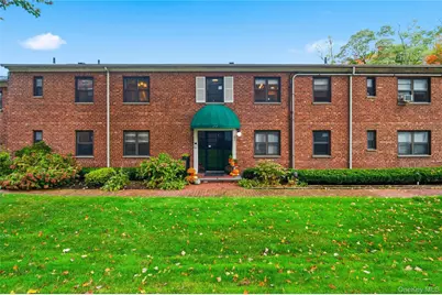 317 Main Street #D, Roslyn, NY 11576 - Photo 12