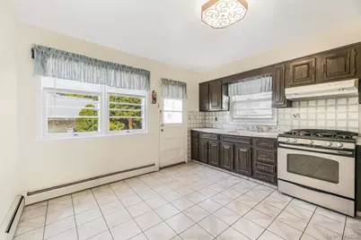 287 Mary Lou Avenue, Yonkers, NY 10703 - Photo 14