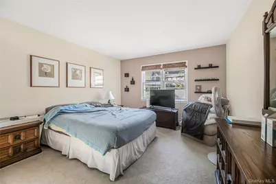 287 Mary Lou Avenue, Yonkers, NY 10703 - Photo 16