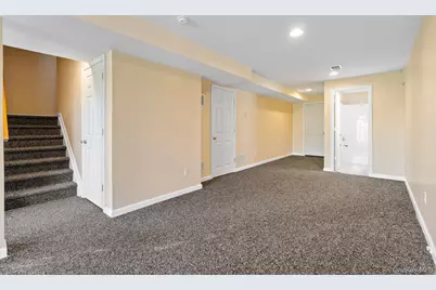 305 Balsam Drive, New Windsor, NY 12553 - Photo 36