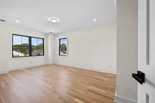 121 Dean St, Hicksville, NY 11801 - Photo 18