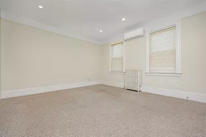 215 Conklin Street, Farmingdale, NY 11735 - Photo 32