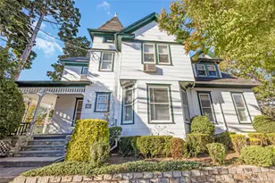 215 Conklin St, Farmingdale, NY 11735 - Photo 2