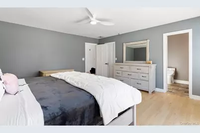 137 South Road, Westhampton, NY 11977 - Photo 32