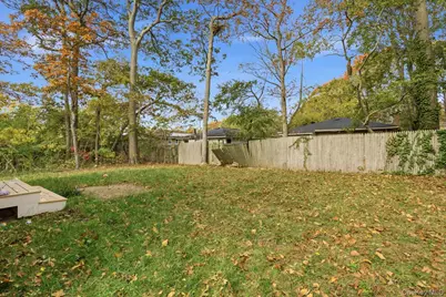 27 Pinewood Dr, Shirley, NY 11967 - Photo 20