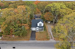 27 Pinewood Dr, Shirley, NY 11967 - Photo 2