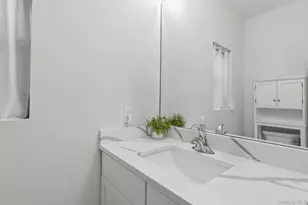 27 Pinewood Dr, Shirley, NY 11967 - Photo 8