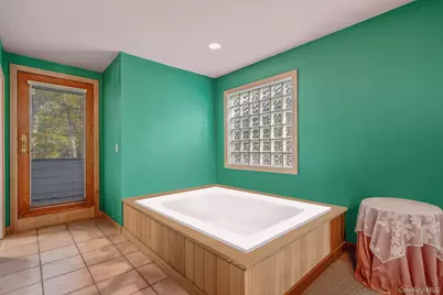 484 Brookhaven Avenue, Riverhead, NY 11901 - Photo 20