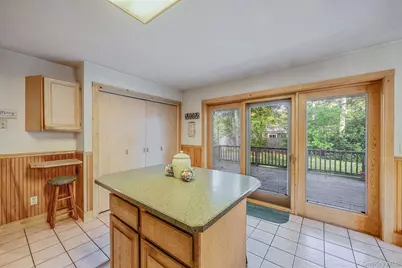 484 Brookhaven Avenue, Riverhead, NY 11901 - Photo 12