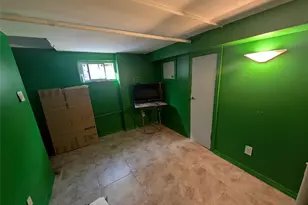 81 Cochran Pl, Valley Stream, NY 11581 - Photo 12