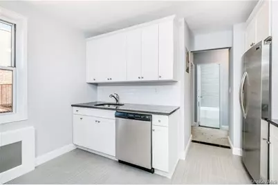 5 Sadore Ln #4L, Yonkers, NY 10710 - Photo 2