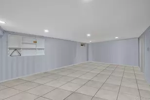 138 Claudy Ln, New Hyde Park, NY 11040 - Photo 20