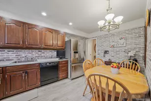 138 Claudy Ln, New Hyde Park, NY 11040 - Photo 10