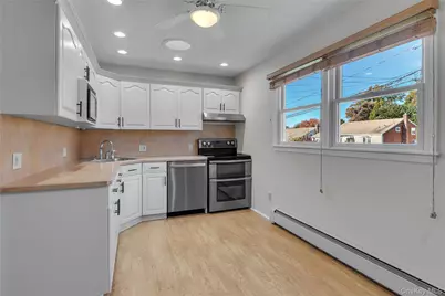 16 E. Cortelyou Street, Huntington Station, NY 11746 - Photo 6