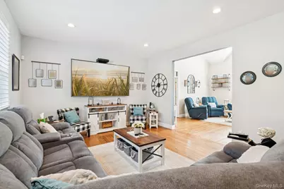 6 Landings Lane, Patchogue, NY 11772 - Photo 16