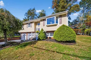 12 Blair Ct, Tappan, NY 10983 - Photo 2