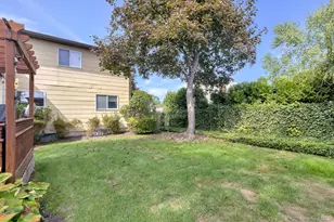 27 Bruno Ln, Dix Hills, NY 11746 - Photo 10