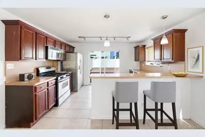 31 Beresford, New York, NY 10314 - Photo 6