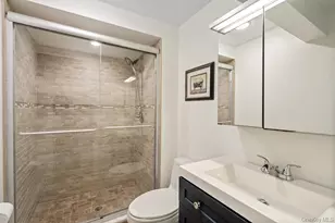 33 Dogwood Ln, Locust Valley, NY 11560 - Photo 30