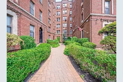 115-25 84 Avenue #4B, Kew Gardens, NY 11418 - Photo 1