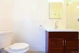 196 Martine Ave, White Plains, NY 10601 - Photo 10