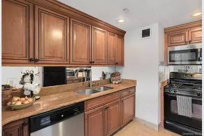 1020 Warburton Avenue #6C, Yonkers, NY 10701 - Photo 10