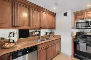 1020 Warburton Ave, Yonkers, NY 10701 - Photo 10