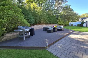 114 Wedgewood Dr, Coram, NY 11727 - Photo 24