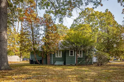 22 Roosevelt Boulevard, Patchogue, NY 11772 - Photo 14