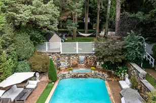 1054 Plandome Rd, Manhasset, NY 11030 - Photo 38