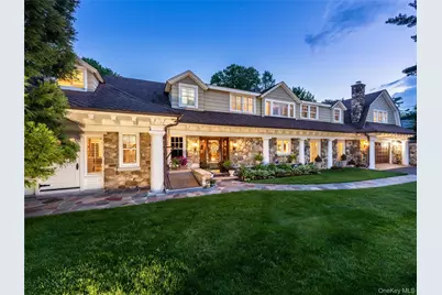 1054 Plandome Road, Manhasset, NY 11030 - Photo 4