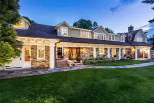 1054 Plandome Rd, Manhasset, NY 11030 - Photo 4