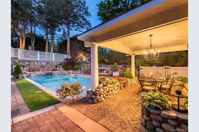 1054 Plandome Road, Manhasset, NY 11030 - Photo 28