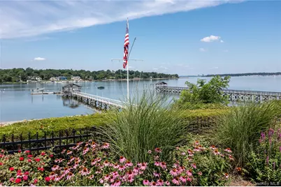 1054 Plandome Road, Manhasset, NY 11030 - Photo 44