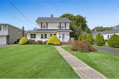 216 Jayne Avenue, Patchogue, NY 11772 - Photo 2