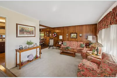 43 Briarcliff Road, Westbury, NY 11590 - Photo 6