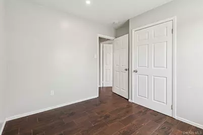 48 Center Avenue, Bay Shore, NY 11706 - Photo 14