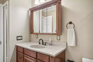 48 Laura Dr, Airmont, NY 10952 - Photo 14