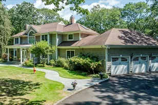 155 Jennings Rd, Cold Spring Harbor, NY 11724 - Photo 2