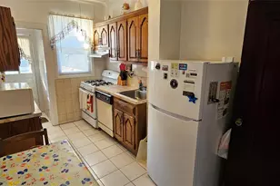 78-54 75th St, Glendale, NY 11385 - Photo 8