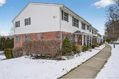 77 Jamie Court, Suffern, NY 10901 - Photo 2