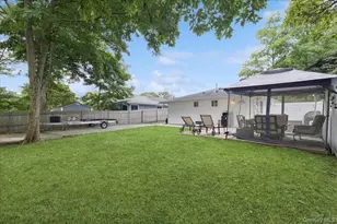 7 Pinetree Dr, Shirley, NY 11967 - Photo 24