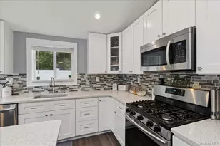 7 Pinetree Dr, Shirley, NY 11967 - Photo 8