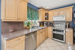 23 Windsor St, Islip, NY 11751 - Photo 6