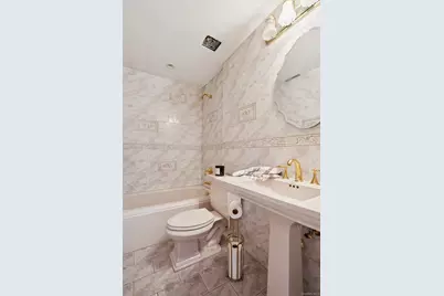 23 Windsor Street, Islip, NY 11751 - Photo 18